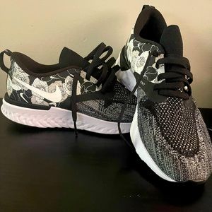 Women’s Nike Size 8